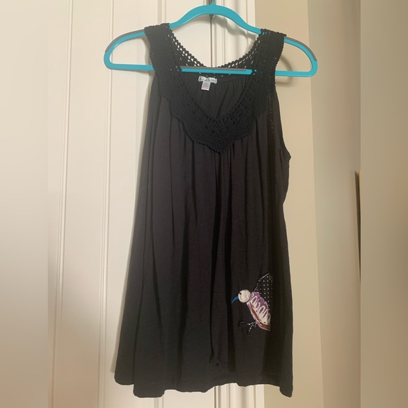 Kimchi Blue Tops - Kimich Blue black top with cute bird